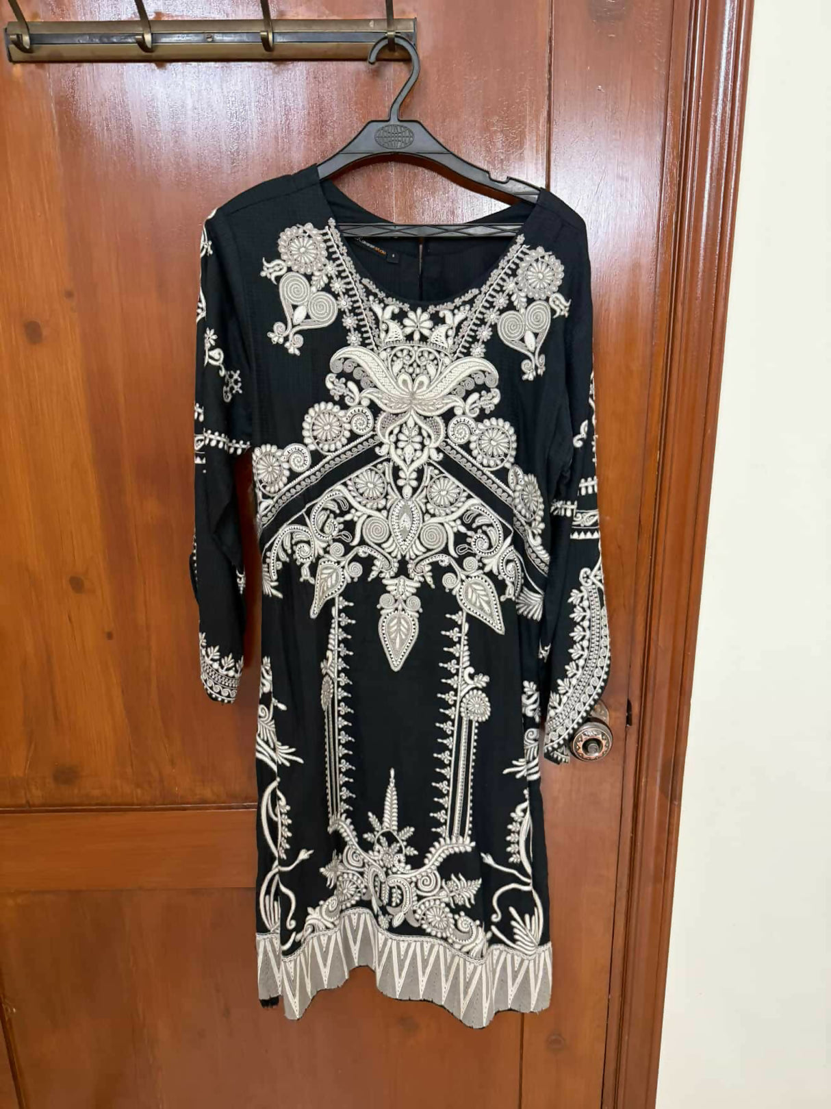 Alkaram Studio | Women Branded Kurta | Small | Preloved