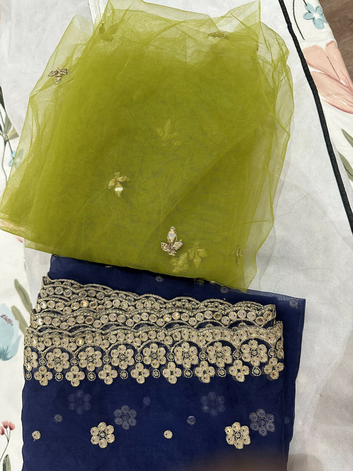 Bridal Mehndi Maxi | Women Bridals | Small | Preloved
