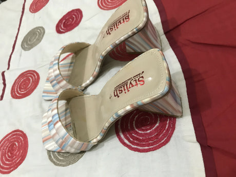 55E08E57-3C6F-423B-9FF7-2D9B742519C1