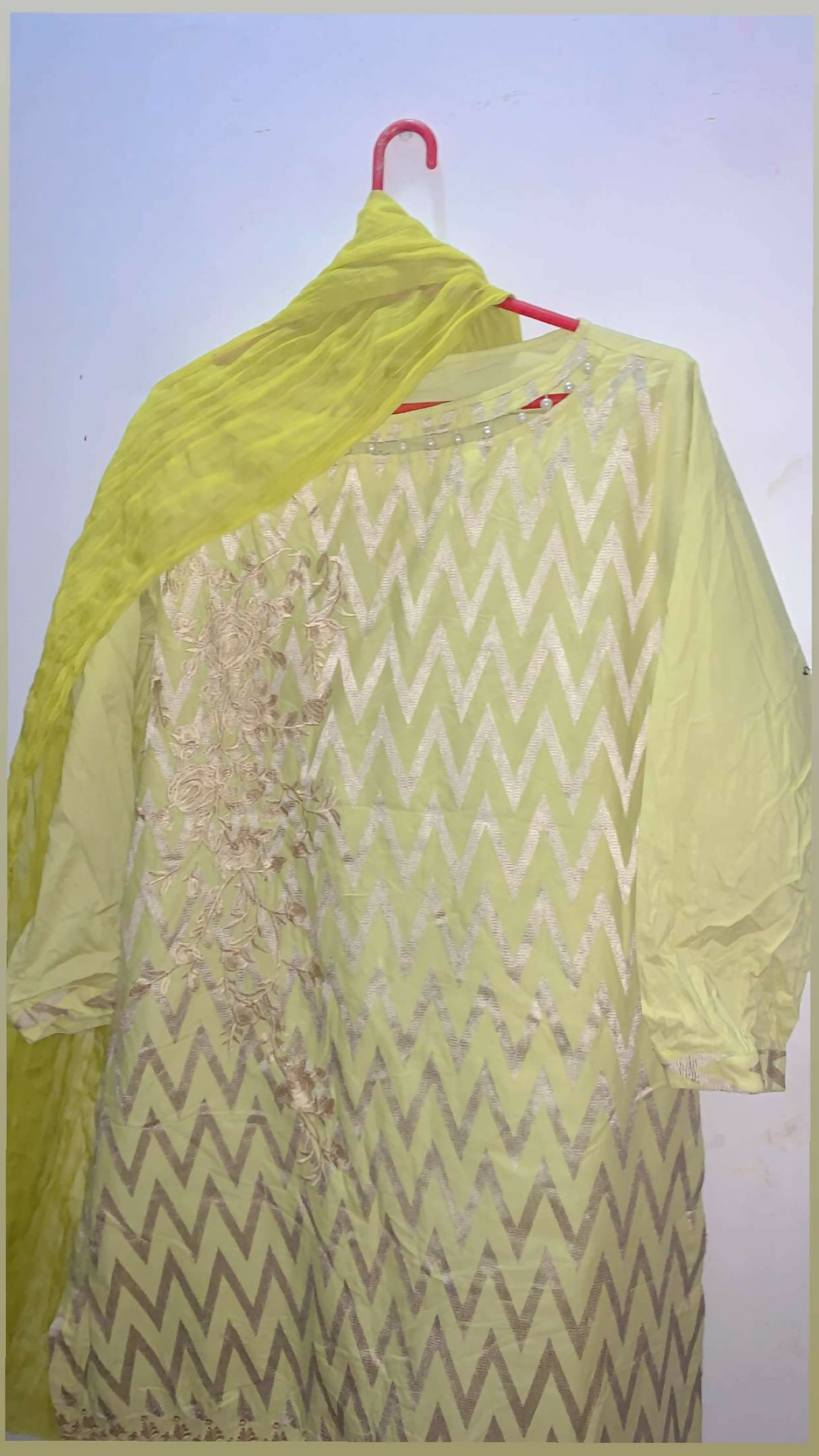 Light Green Embroided 2Pcs | Women Locally Made Kurta | Large | Preloved