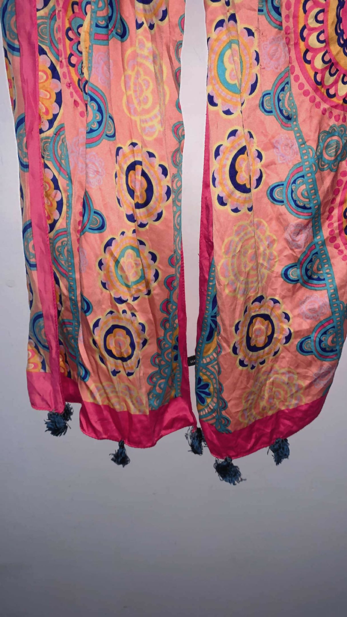 Silk Staller| Women Accessories | Size: Standard | Preloved printed scarf/ hijab/ dupatta