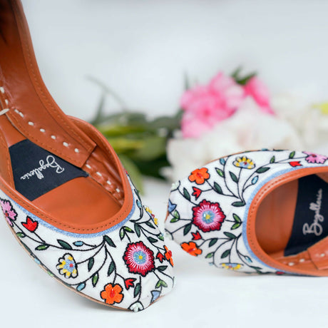 Casual-white-khussa-1-scaled