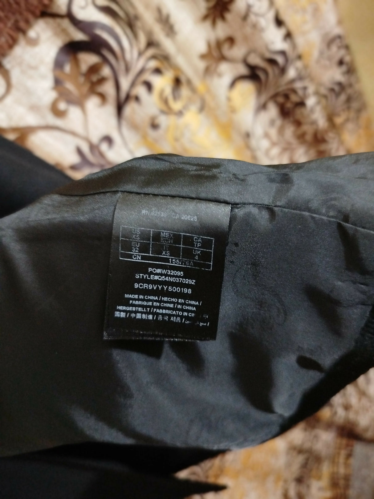 Guess | Women Sweaters & Jackets | Small | Preloved