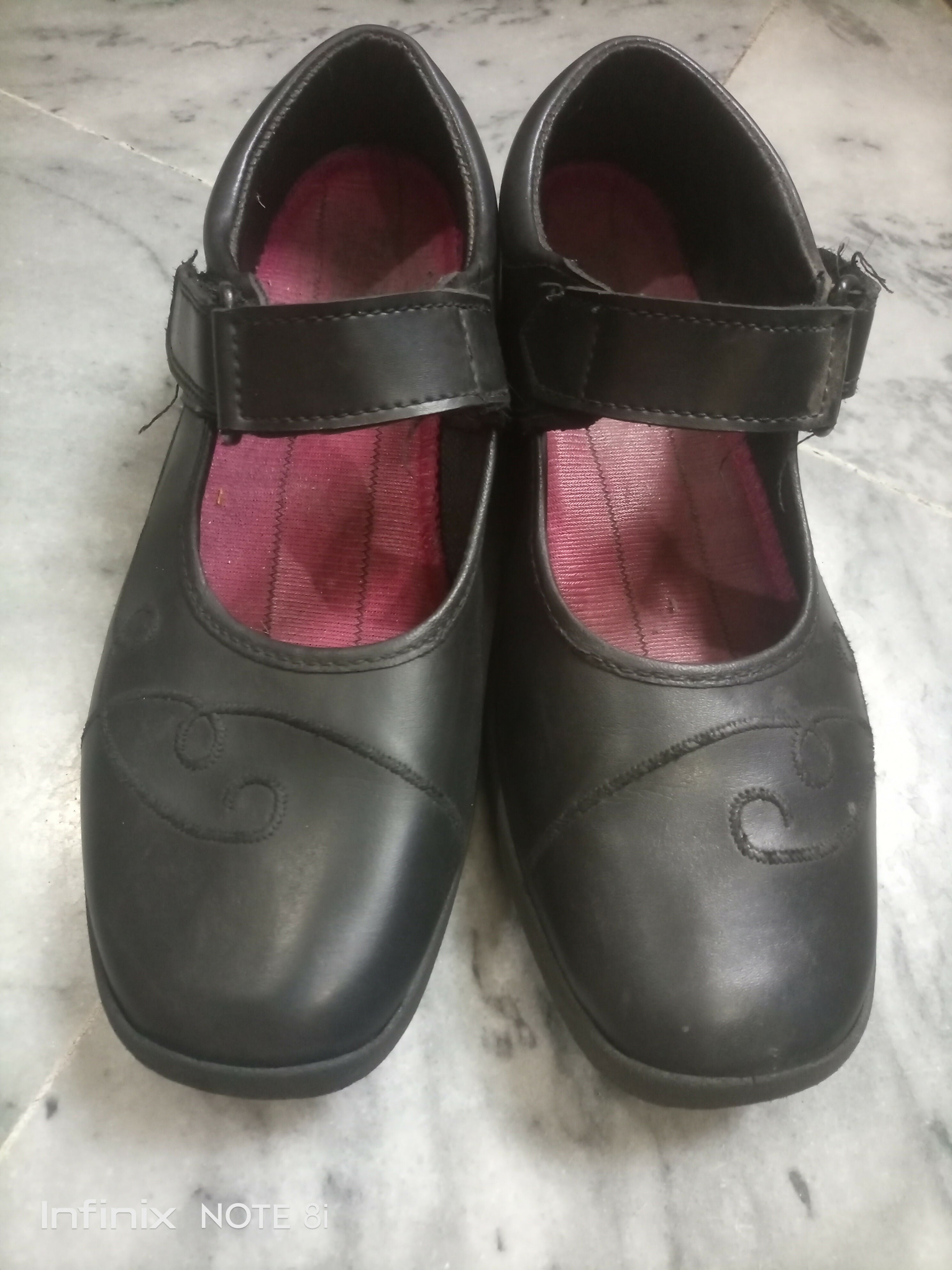 Bata School Shoes | Girls Shoes | Size: 4 | Preloved