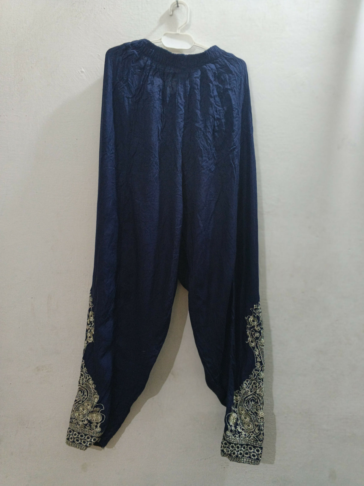 Embroidered 2PC Dress | Women Locally Made Kurta | Medium | Preloved