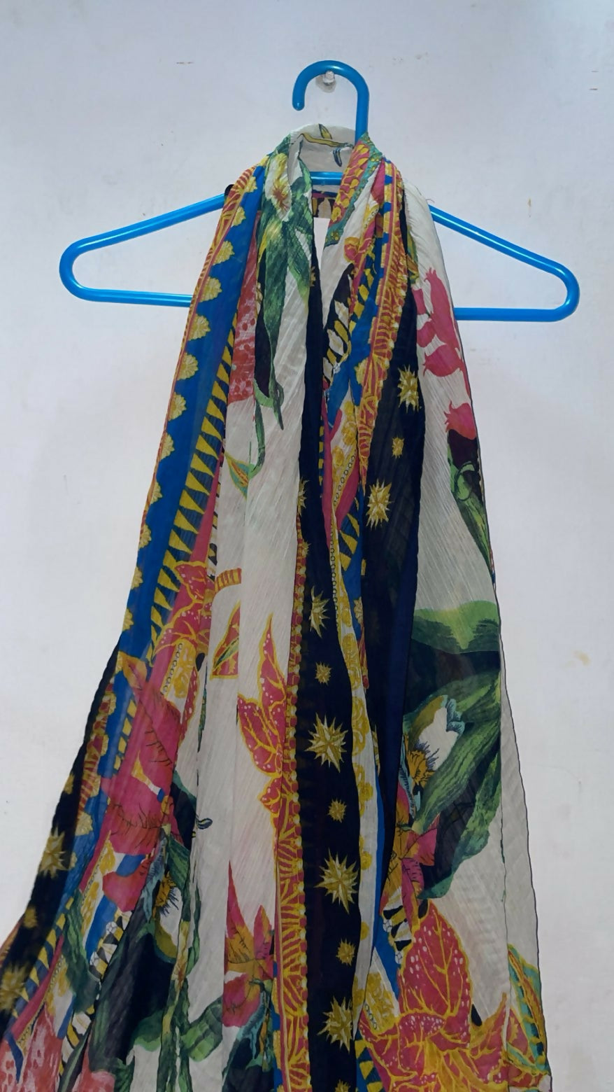 Printed Stylish Scarf | Women Accessories | Hijabs & Scarves | Standard | Preloved