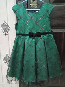 Beautiful Green Frok | Girls Skirts & Dresses | Size: 2-4 Years | Preloved