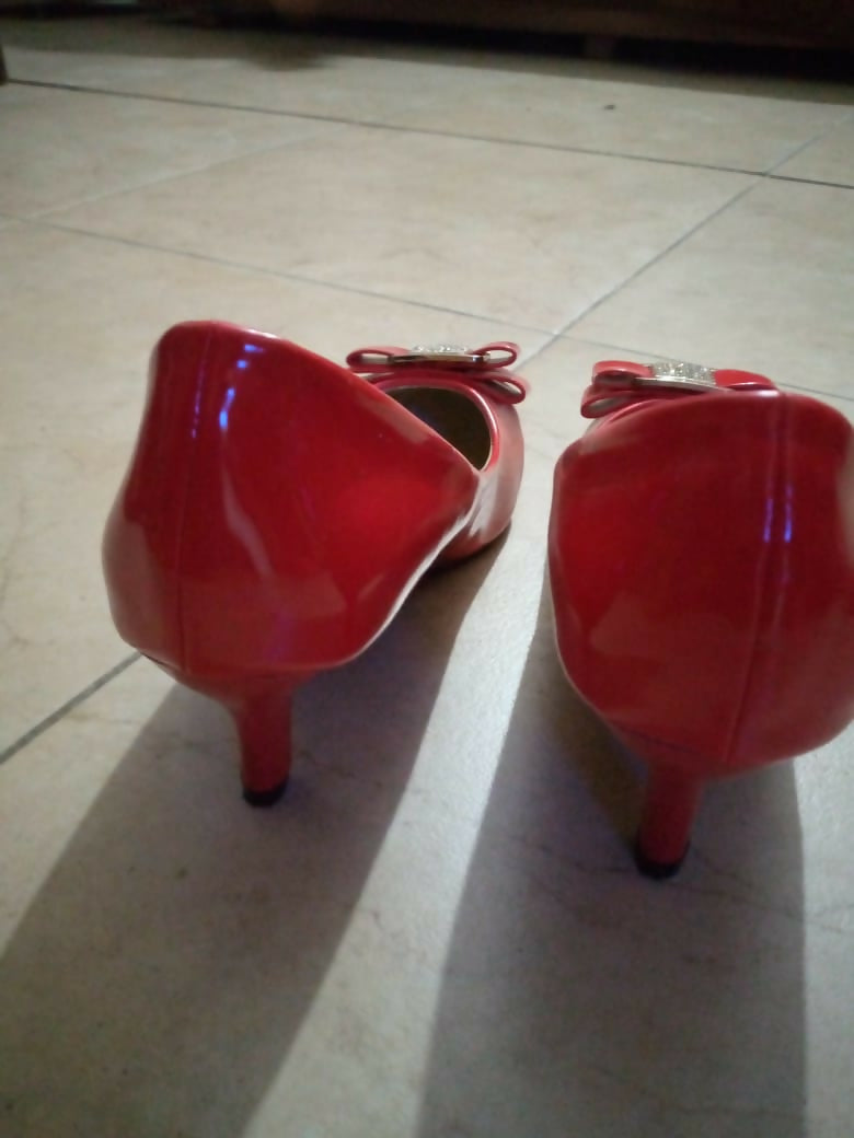 Ynez | Women Shoes | Size: 39 | Preloved