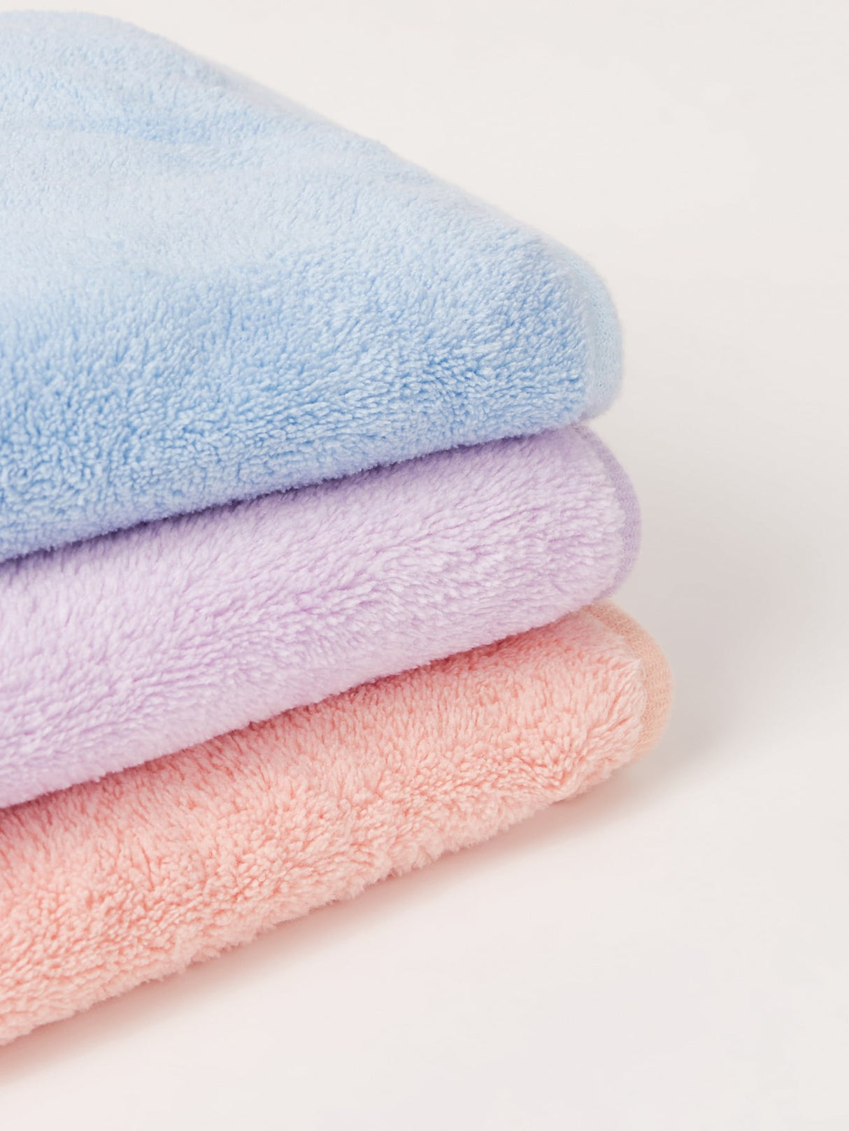 Buy SHEIN 1pc Random Color Flannel Face Towel in Pakistan