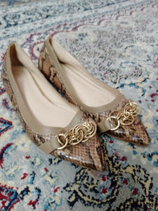 Insignia pumps | Women Shoes | Size 38 | Preloved