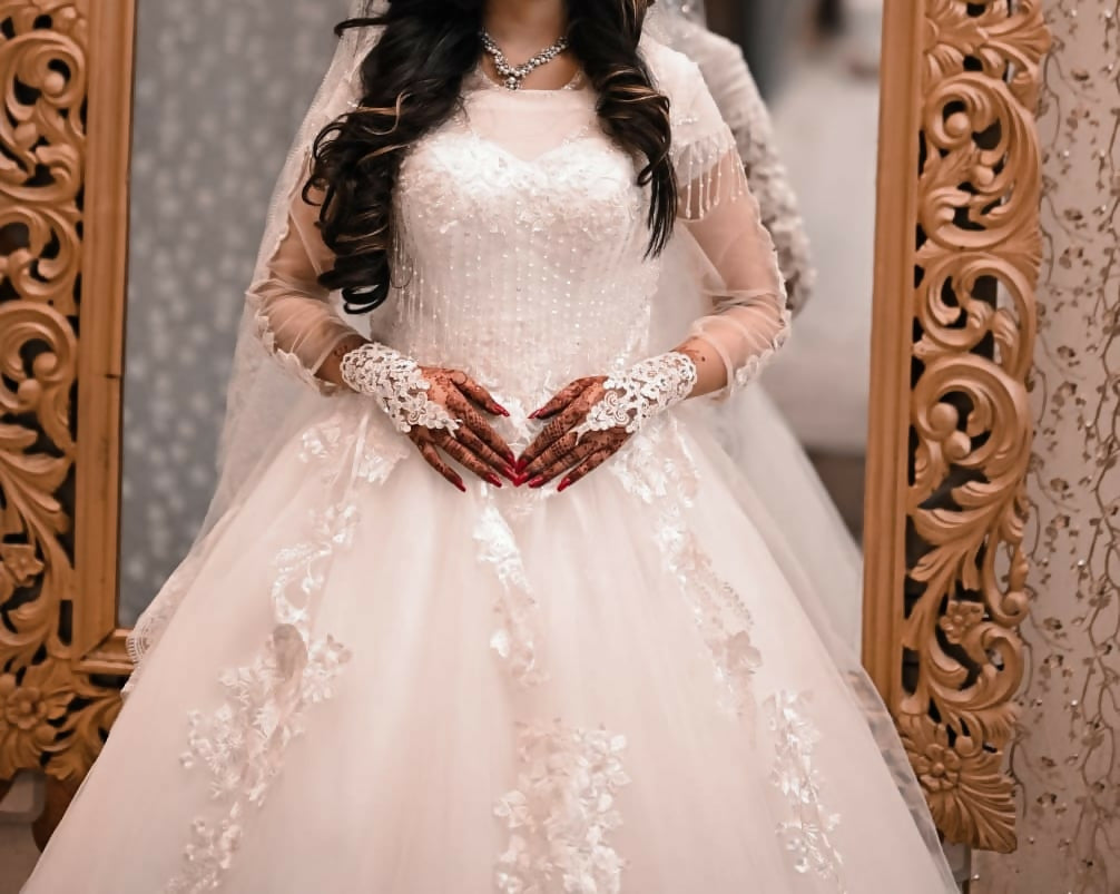 Reception Elegant Maxi | Women Bridals | Medium | Worn Once