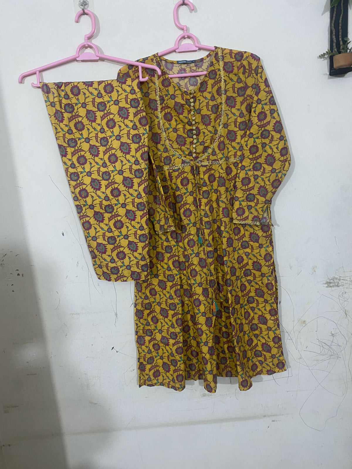 Generation | Women Branded Kurta | Medium | Yellow | Preloved