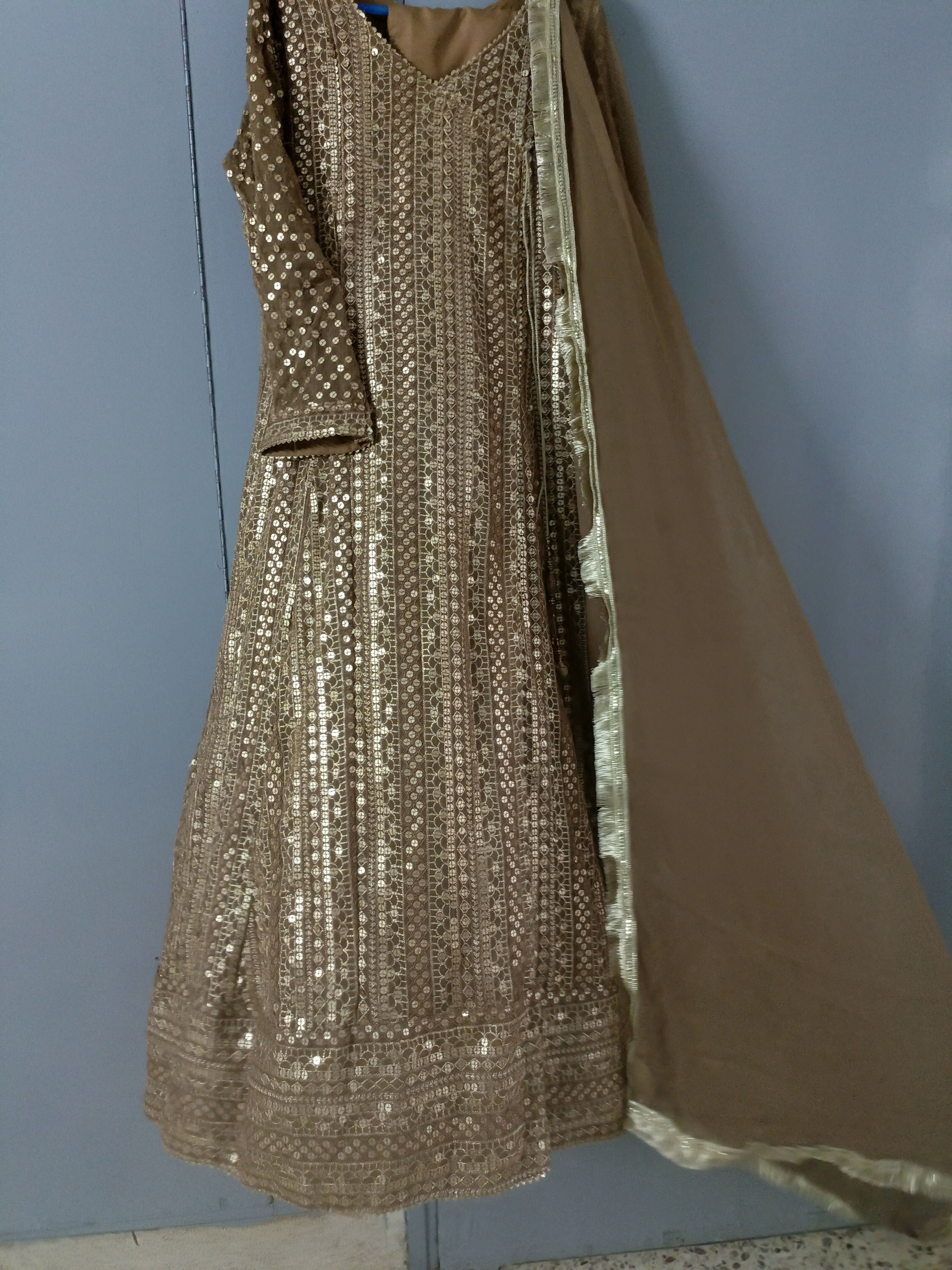 Zainab Hassan | Women Branded Formals | Large | Preloved