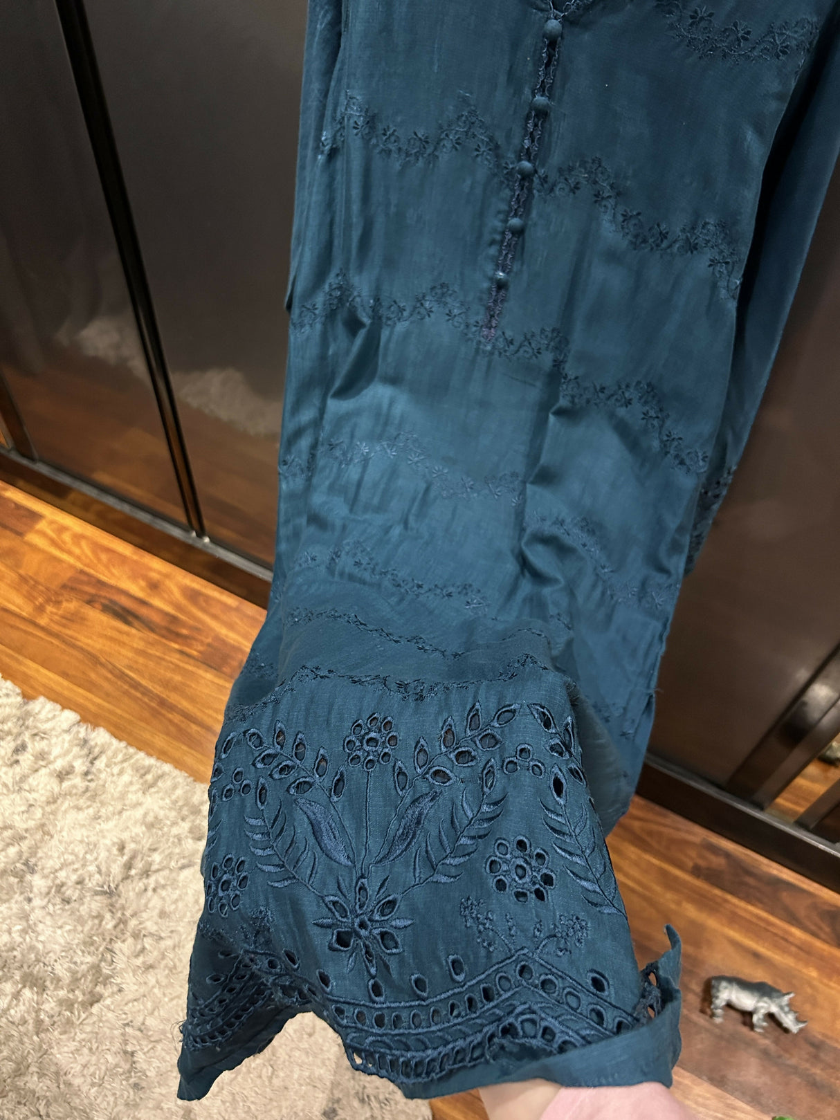 Motifz | Embroidered Silk Coord Suit | Women Branded Kurta | Medium | Preloved