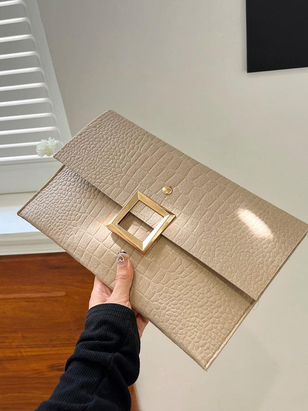 Buy SHEIN Women's Envelope Clutch Summer 2023 New Fashionable Trendy Handheld Bag in Pakistan