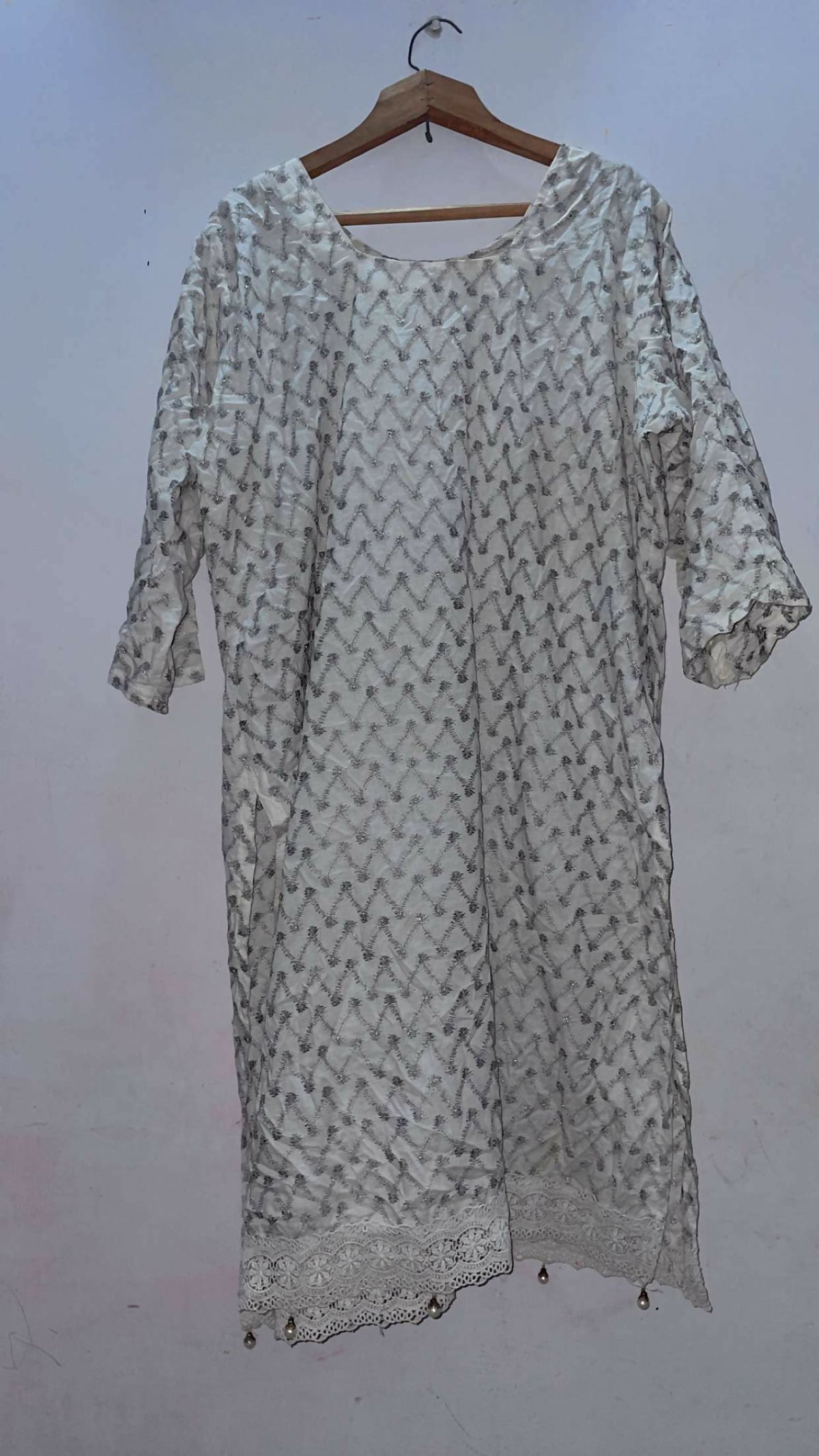 White Embroidered Shirt | Women Locally Made Kurta | XLarge | Preloved