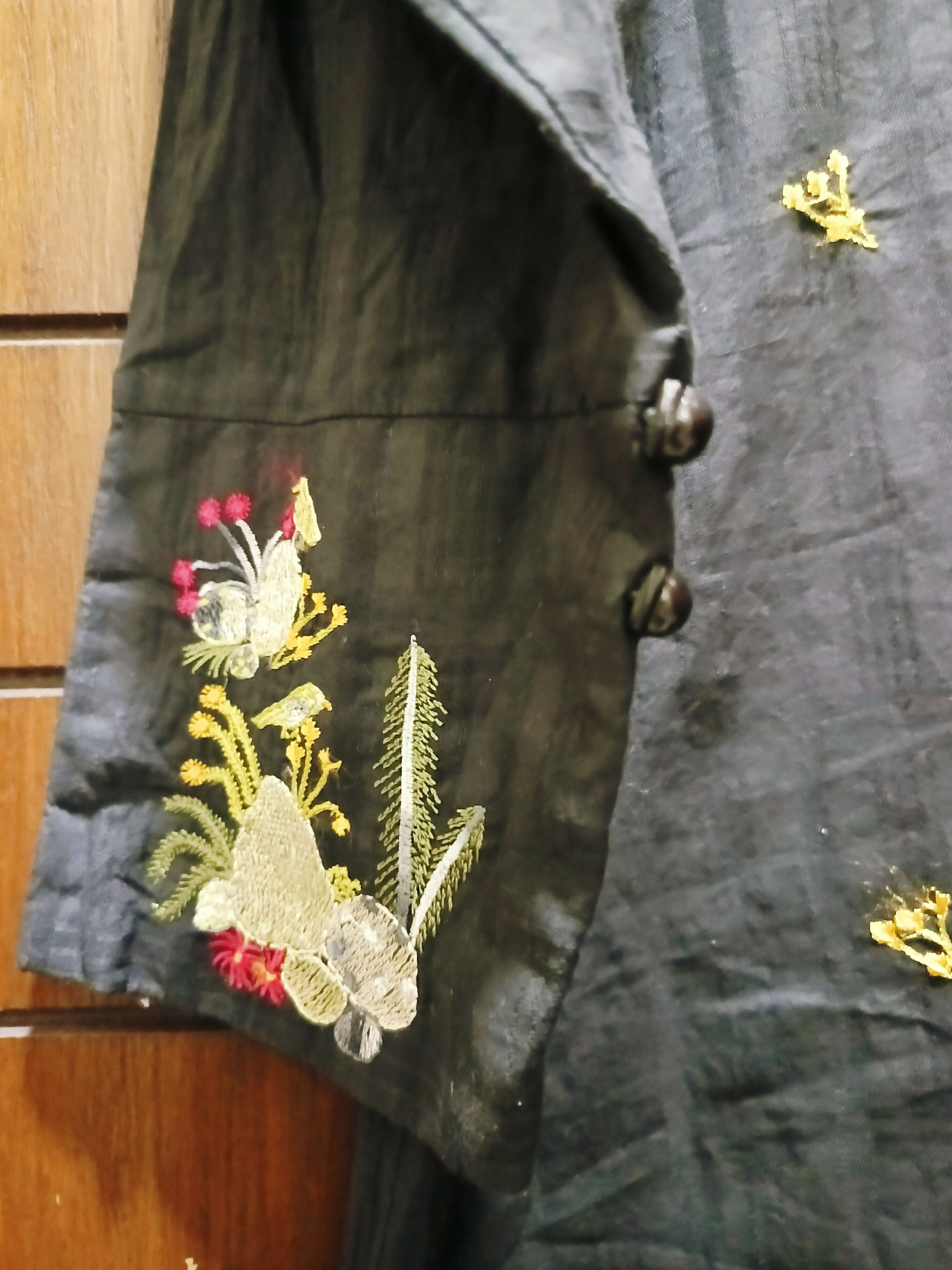Self Textured Embroidered Kurta | Women Locally Made Kurta | Medium | New