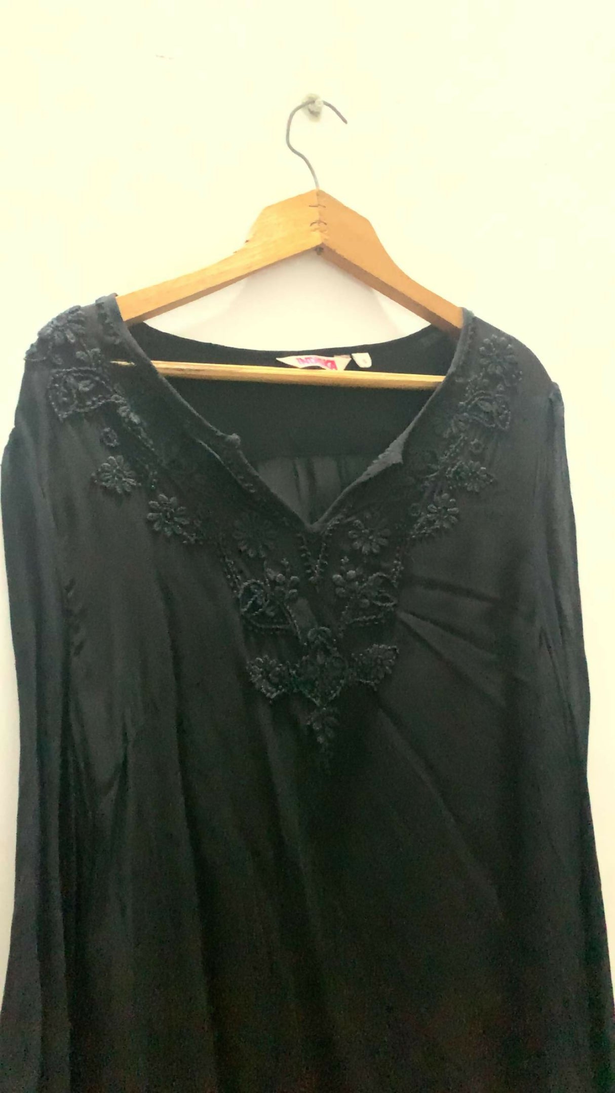Chikankari Embroidered Kurta | Women Locally Made Kurta | Small | Preloved