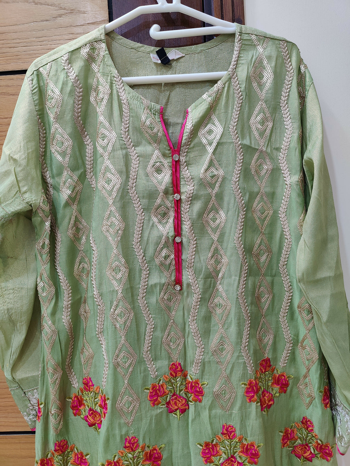 Embroidered Beautiful Kurta | Women Locally Made Kurta | Medium | Worn Once