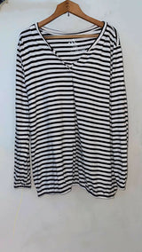 Striped Tee | Women Tops & Shirts | XLarge | Black & White | Preloved