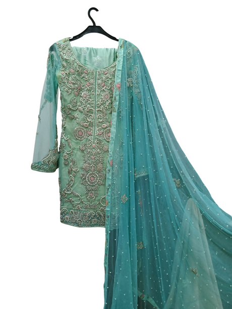 EE4uHzWeMa-Photoroom