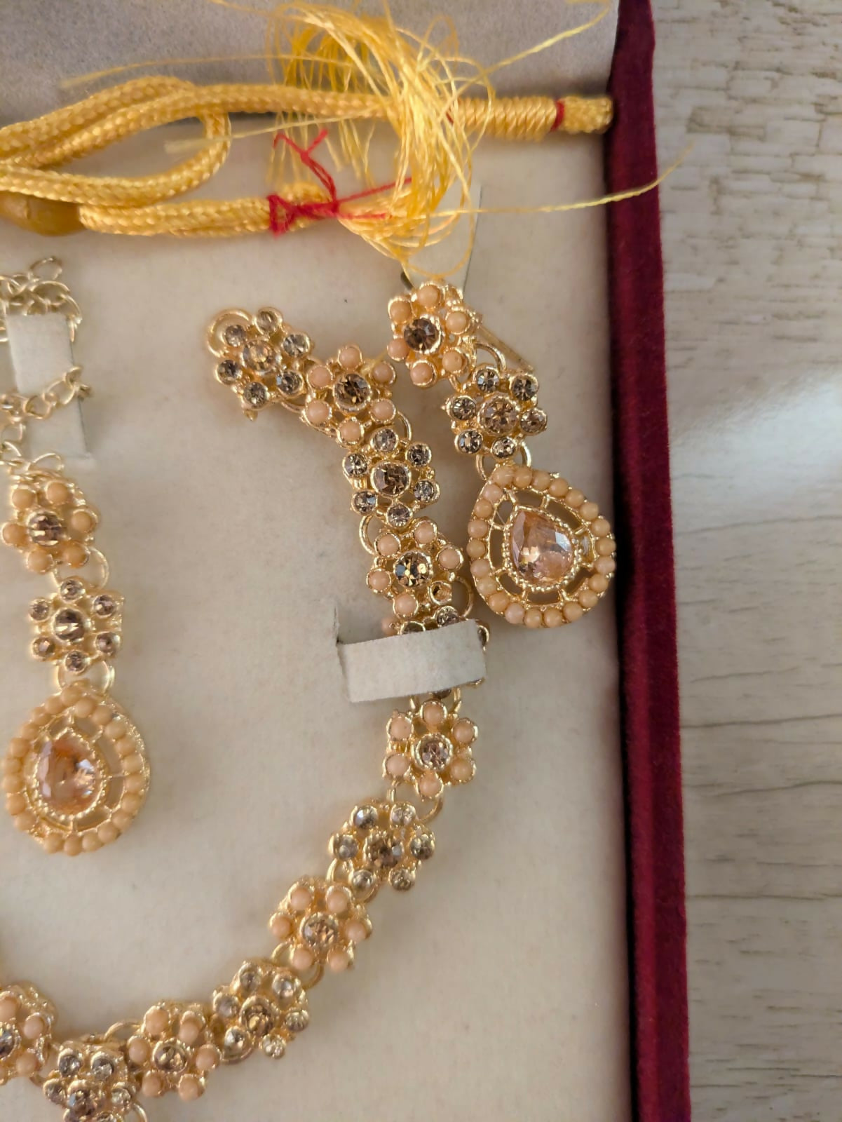 4 Piece Peach & Gold Floral Kundan Style Jewelry Set (With Box) | Women Jewelry | Neckaces & Pendants | Medium | Brand New