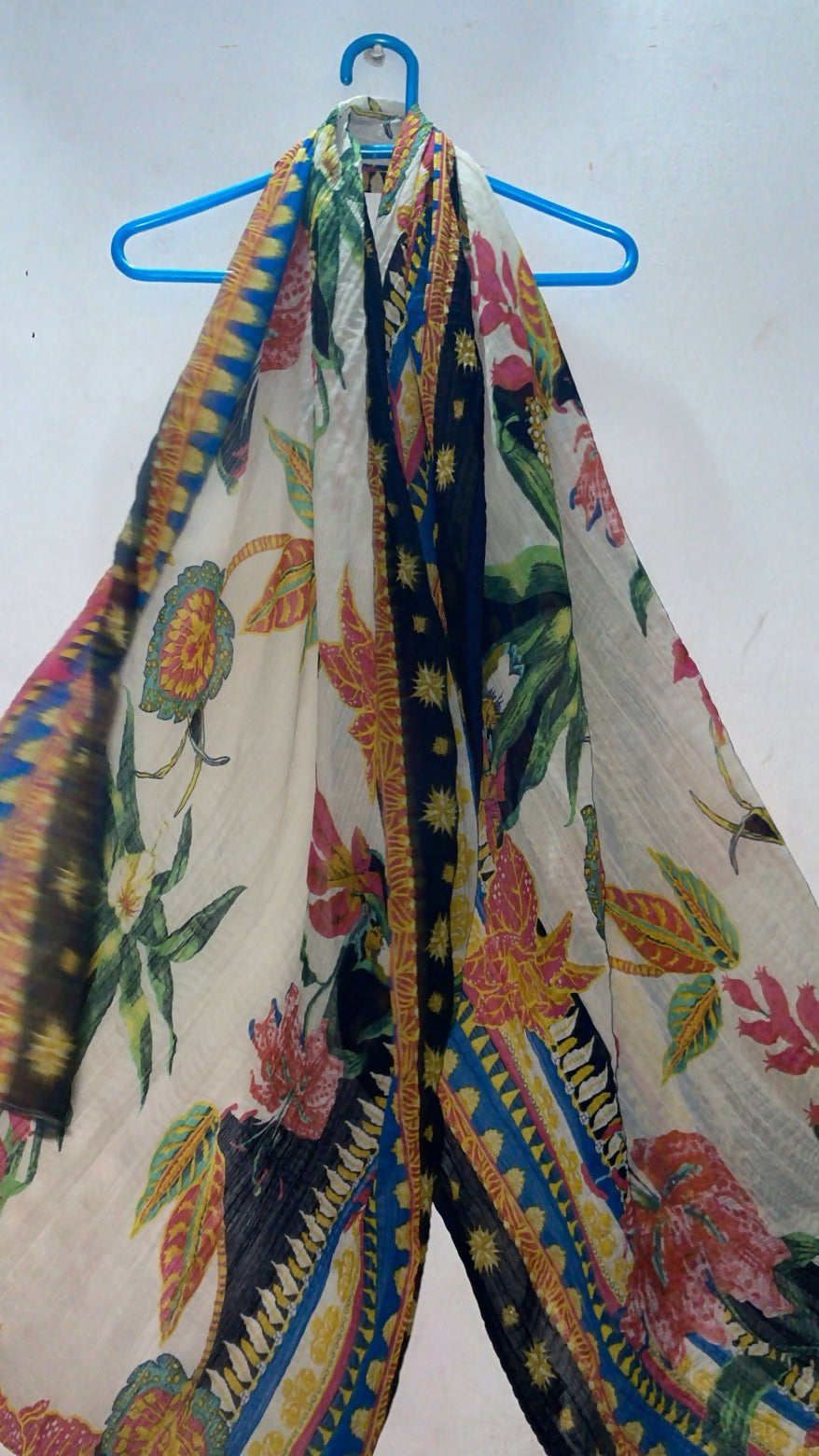 Printed Stylish Scarf | Women Accessories | Hijabs & Scarves | Standard | Preloved