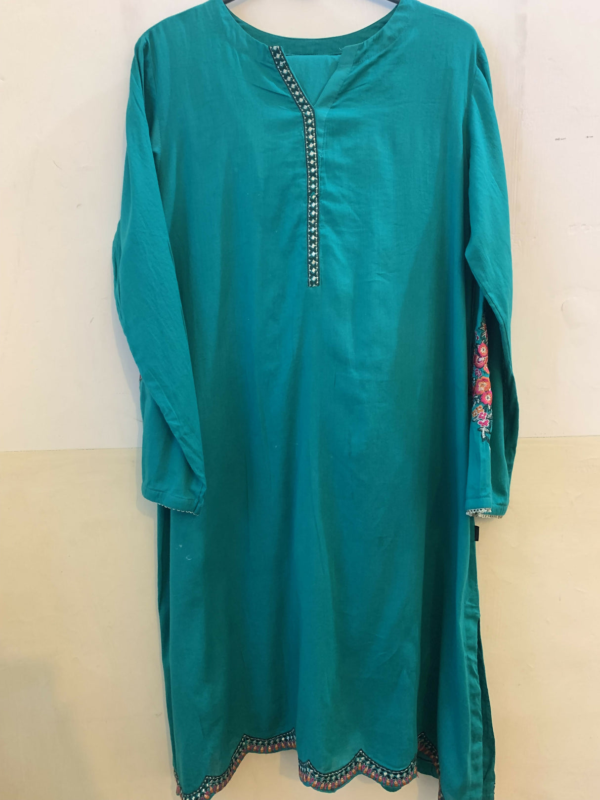 Ego | Women Branded Kurta | Medium | Preloved