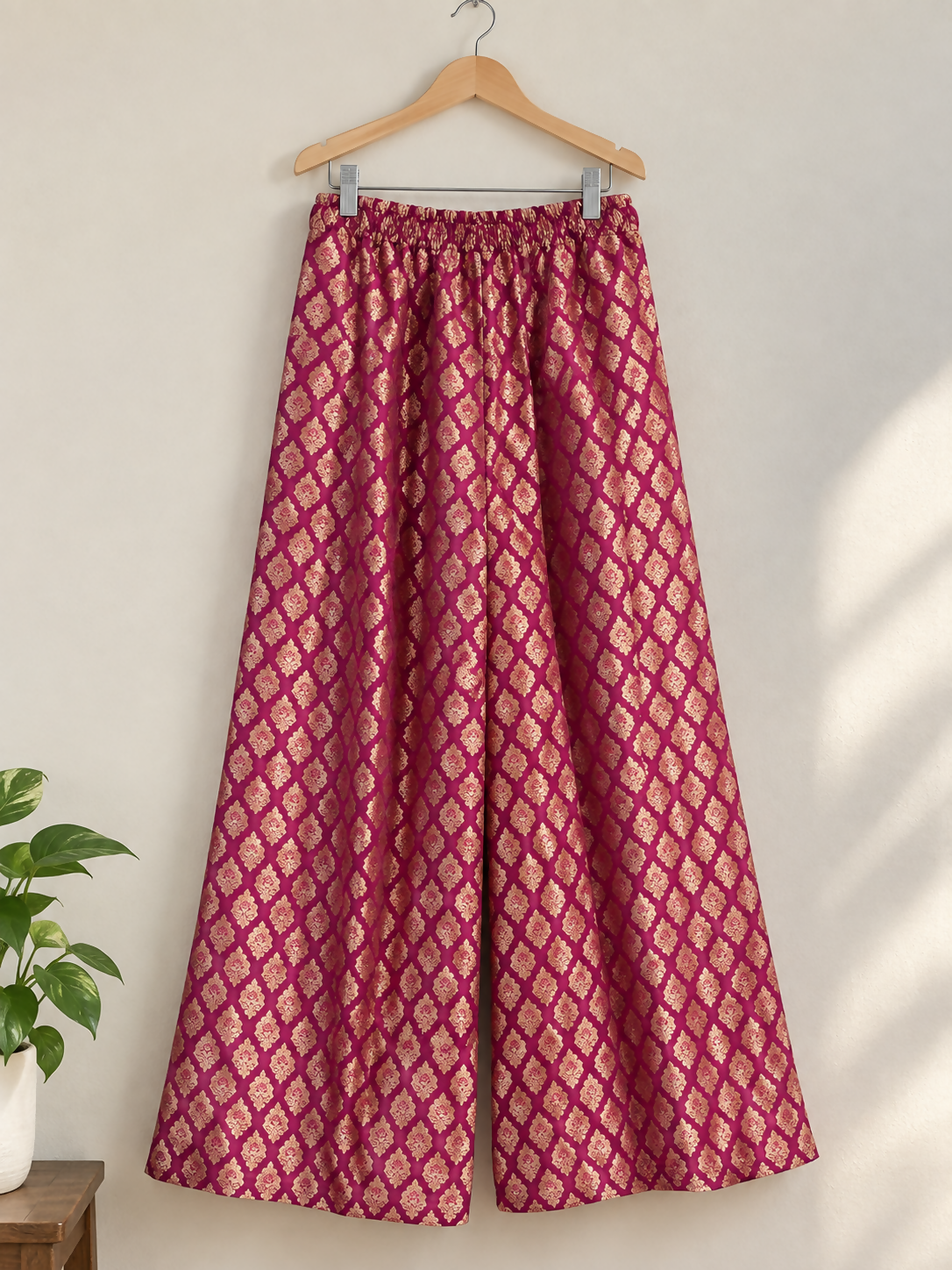 Maroon Banarsi Flapper | Women Bottoms & Pants | Large | Preloved