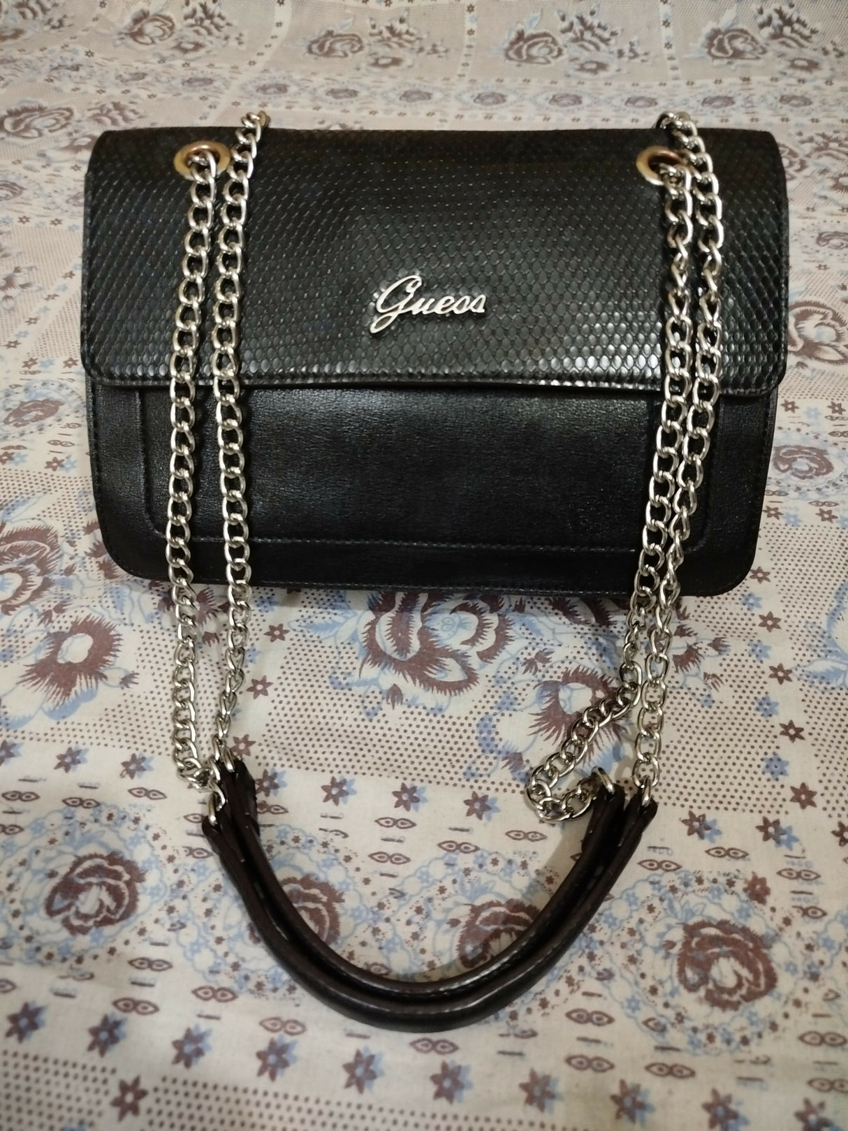 Guess | Black Shoulder Bag | Women Bags | Preloved