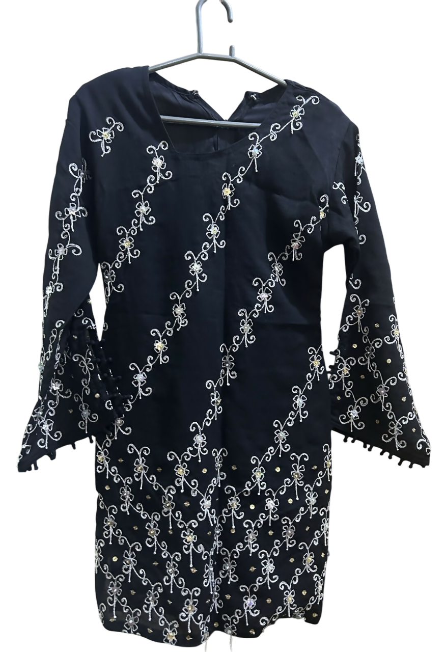 3 Pcs Embroidered Suit | Women Locally Made Kurta | Medium | Preloved