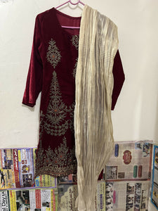 Sheikh Boutique | Red Velvet Formal Kurta | Women Branded Formals | Worn Once