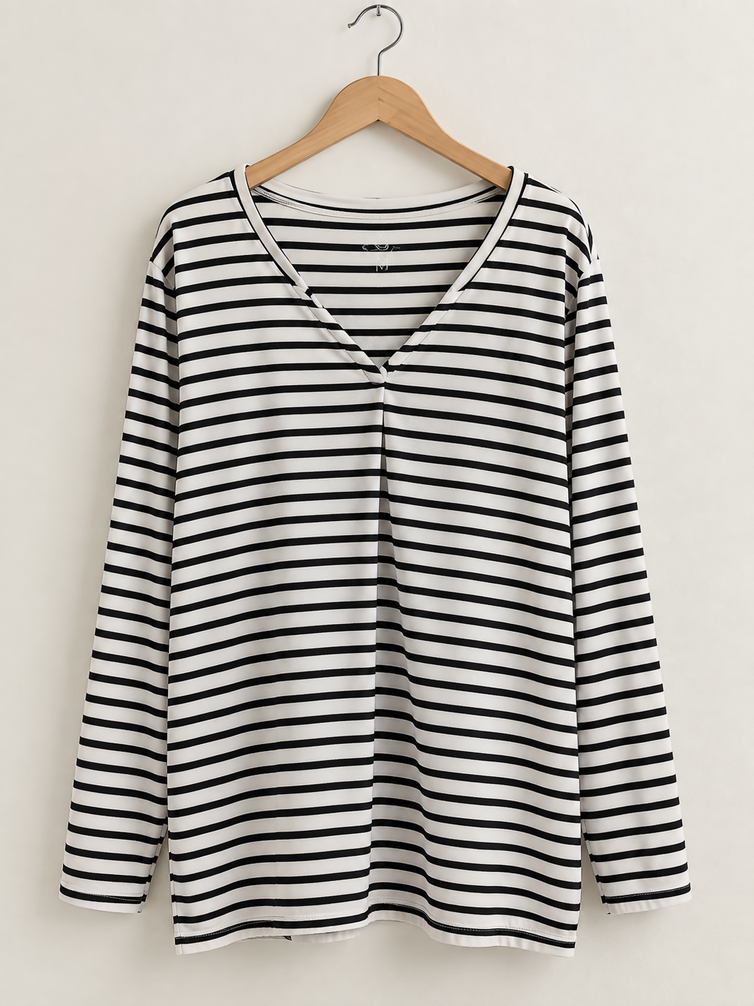 Striped Tee | Women Tops & Shirts | XLarge | Black & White | Preloved