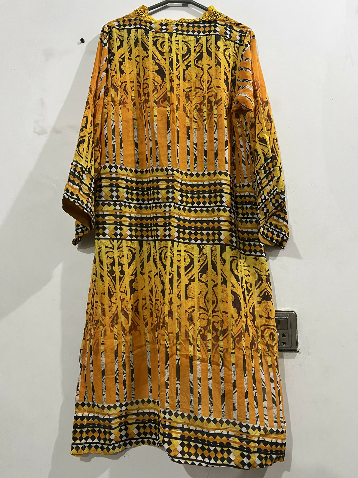 Beautiful Lawn Stitched Shirt | Women Locally Made Kurta | Medium | Worn Once