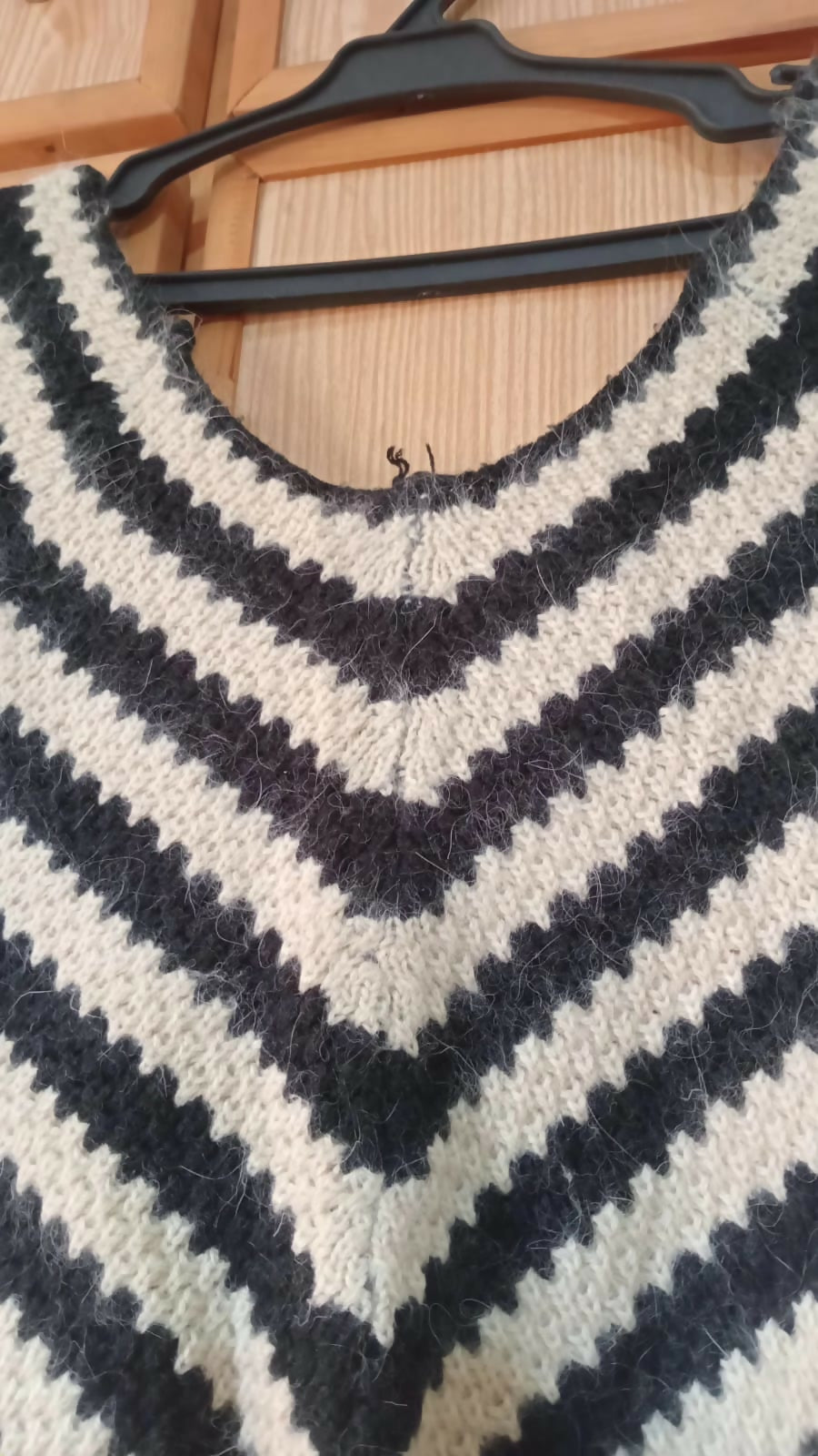 Black & White Sweater | Women Sweaters & Jackets | Small | Worn Once