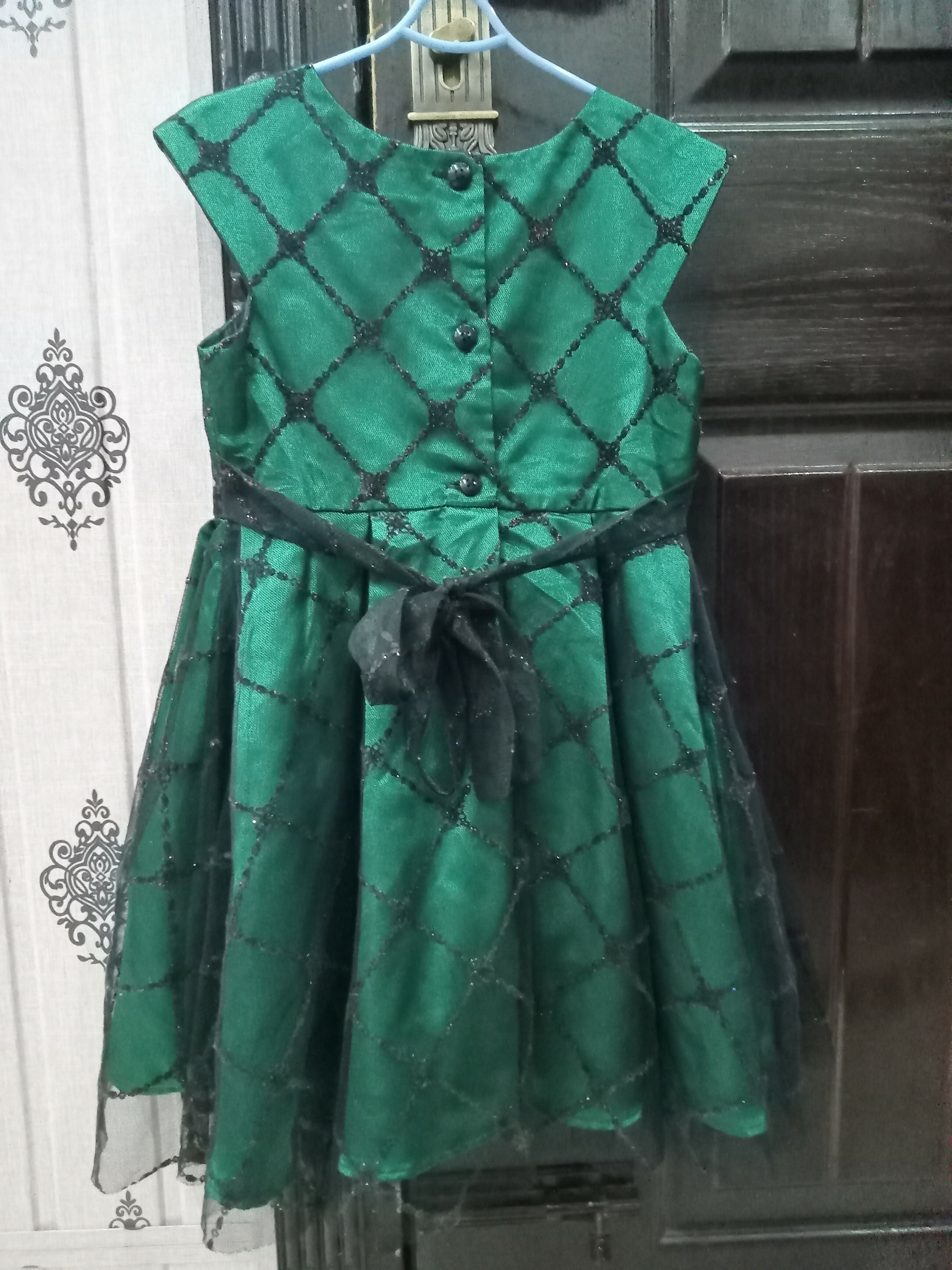 Beautiful Green Frok | Girls Skirts & Dresses | Size: 2-4 Years | Preloved