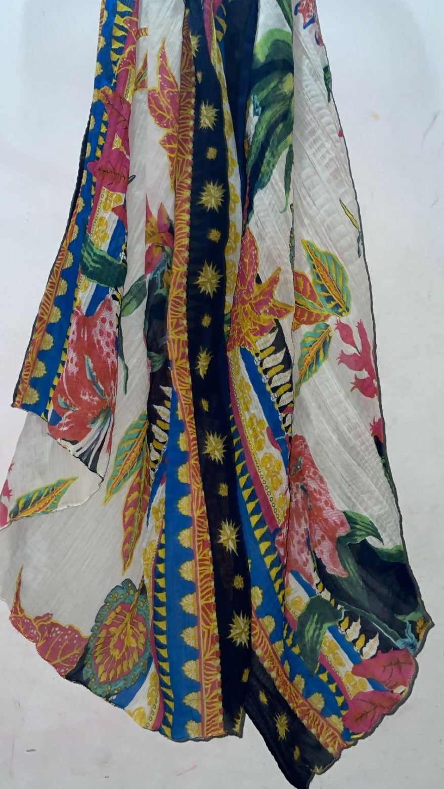 Printed Stylish Scarf | Women Accessories | Hijabs & Scarves | Standard | Preloved