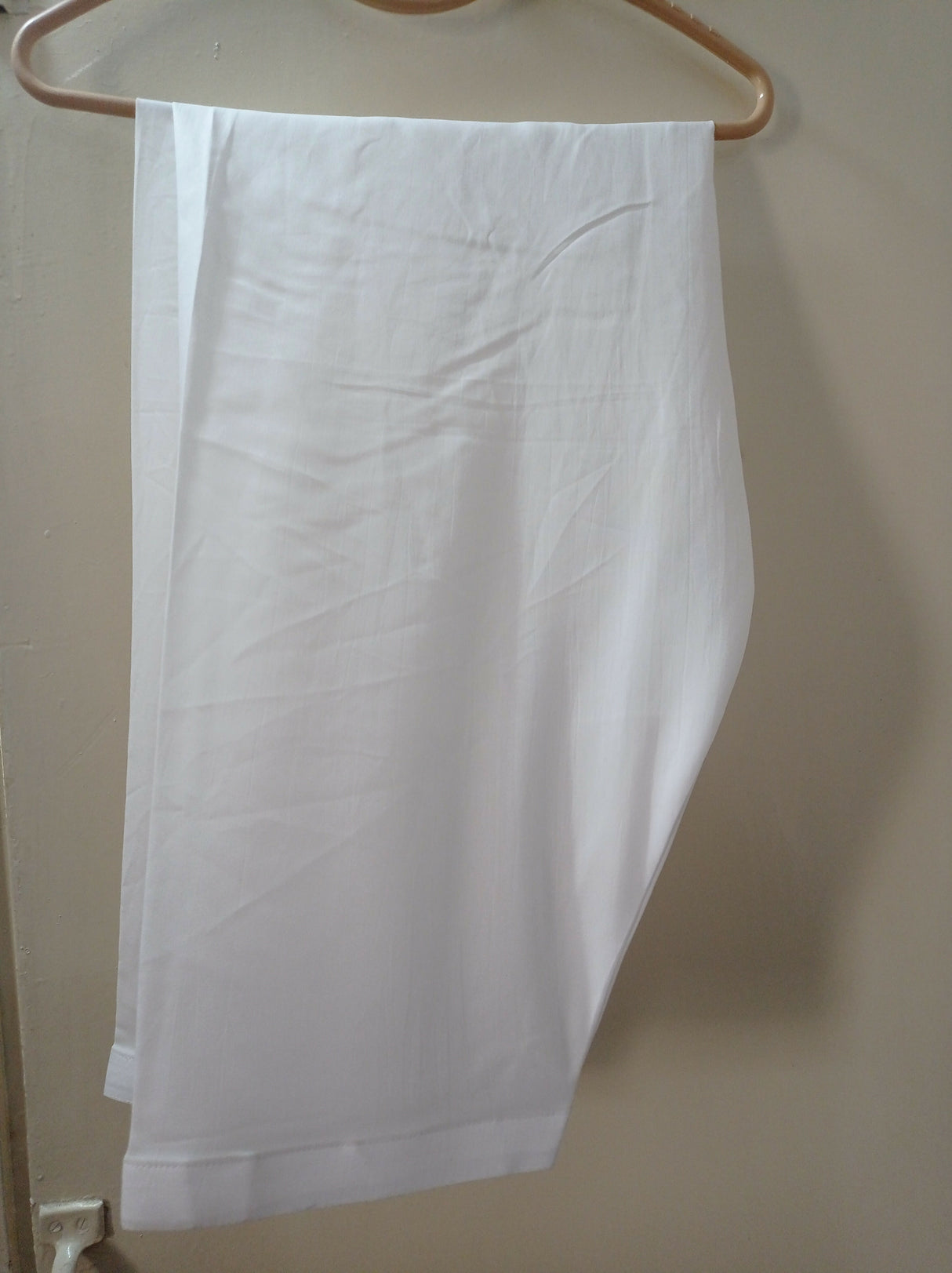 White Stylish Suit | Women Frocks & Maxis | Large | New