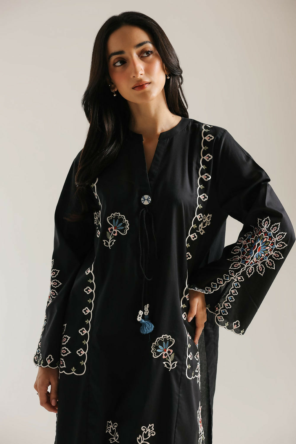Ethnc | Women Branded Kurta | Black | Medium | Brand New