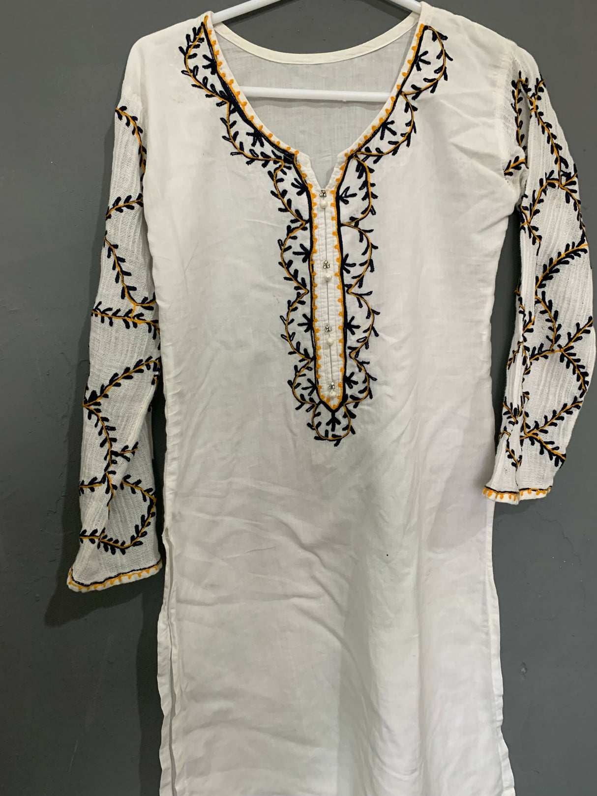 Embroidered Kurta | Women Locally Made Kurta | Small | White | Preloved