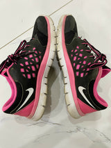 Nike | Women Shoes | Sports Shoes & Joggers | Size: US 6.5Y | Black & Pink | Preloved