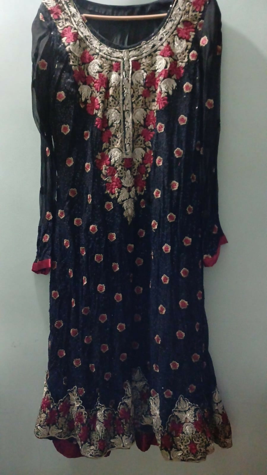 Black Embroidered Kurta | Women Locally Made Kurta | Large | Preloved