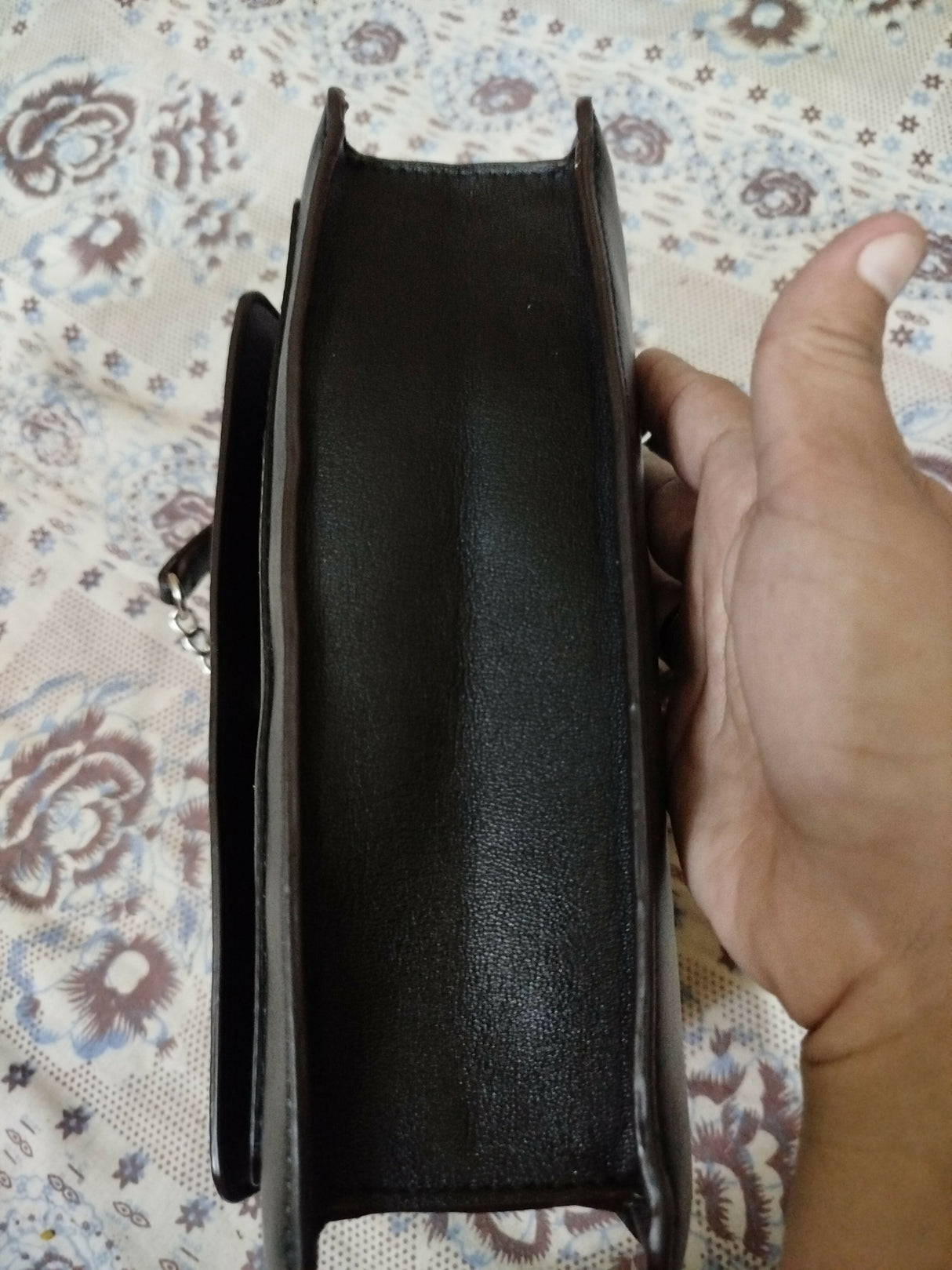 Guess | Black Shoulder Bag | Women Bags | Preloved