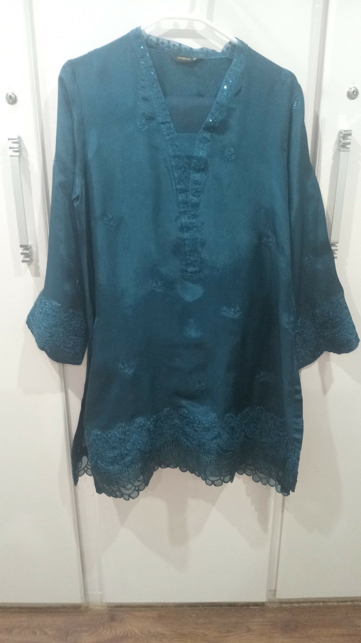 Kurta and farshi Shalwar | Women Locally Made Kurta | Medium | Preloved