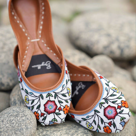 white-Casual-Khussa-scaled