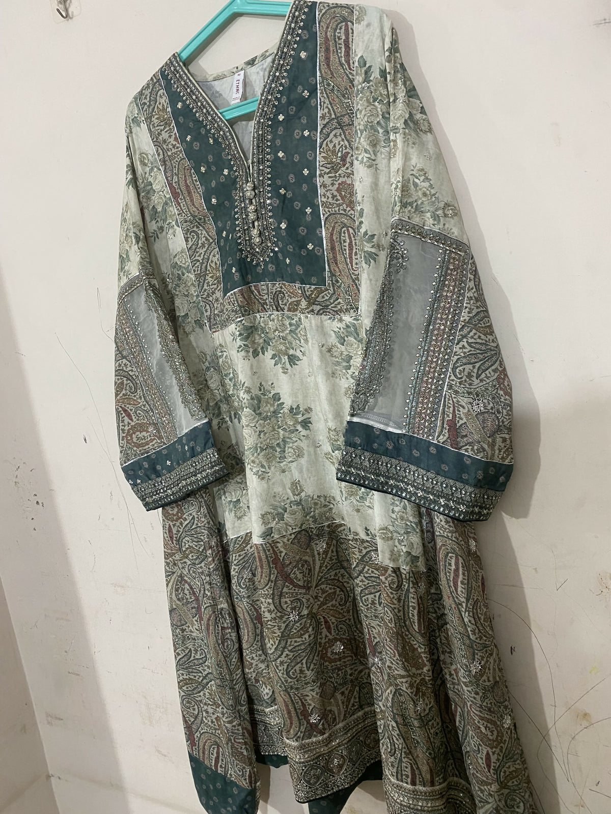 Ethnc | Women Branded Kurta | Medium | Green | Preloved
