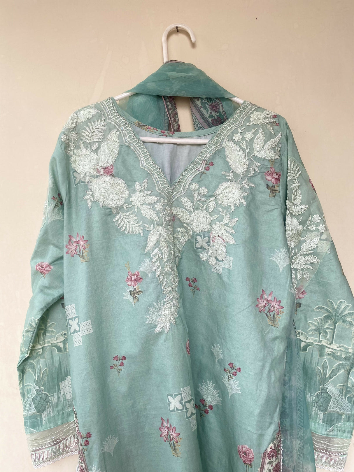 Asim Jofa | Women Branded Kurta | Medium | Worn Once