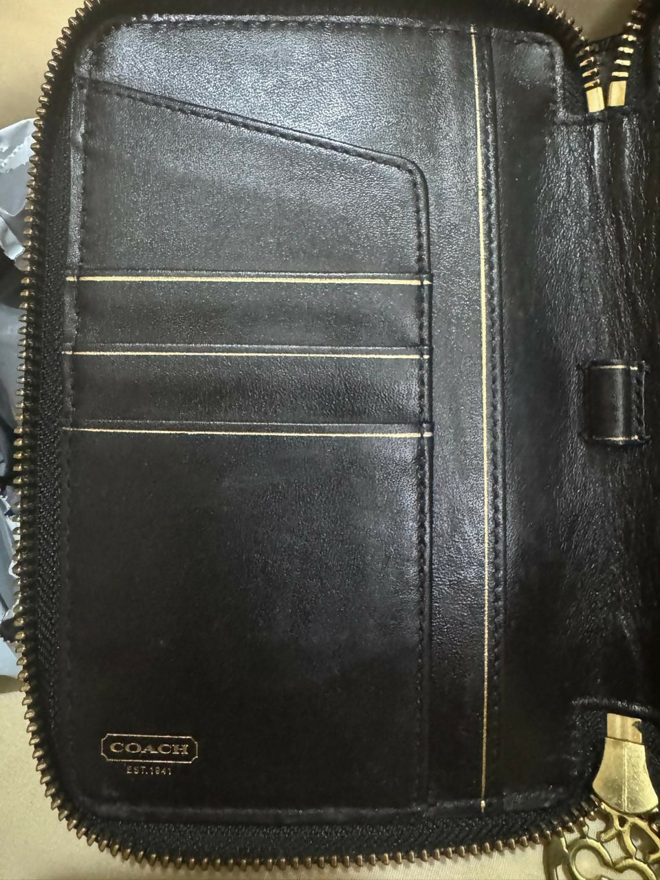 Coach | Passport + Card Holder | Women Bags | Small | Preloved