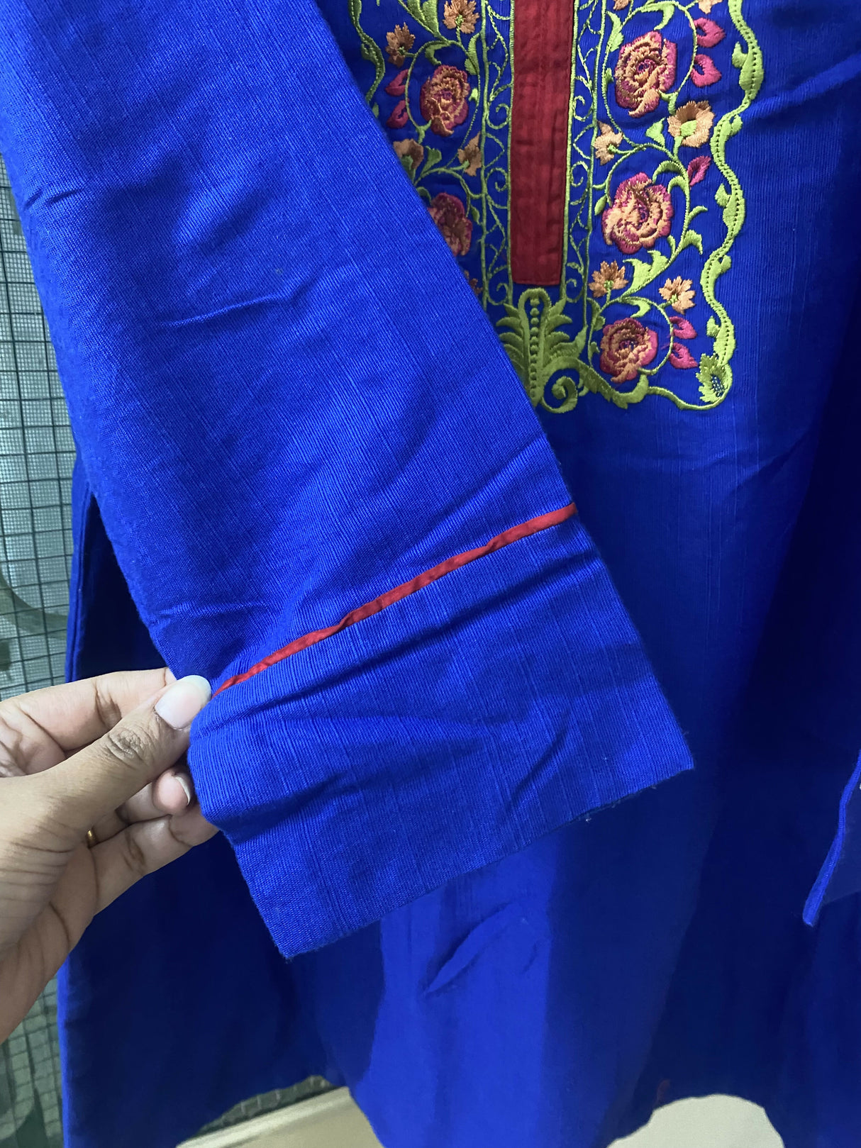 Embroidered Khaddar 2Pcs | Women Locally Made Kurta | Small | Worn Once
