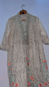 White Embroidered 2Pc | Women Locally Made Kurta | Medium | Preloved